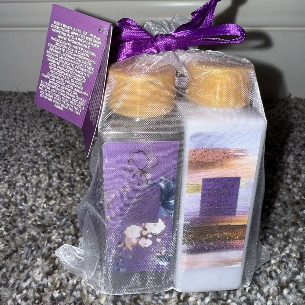 Purple body care gift set NWT - Picture 2 of 6